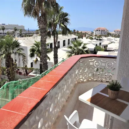 With A Large South-facing Balcony, Sea View And Wifi In Americas Center Playa de las Americas (Tenerife)